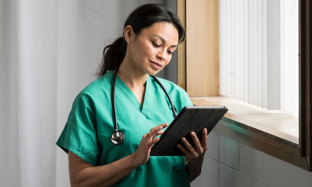 The Dos and Don’ts of Using a Tablet in Healthcare